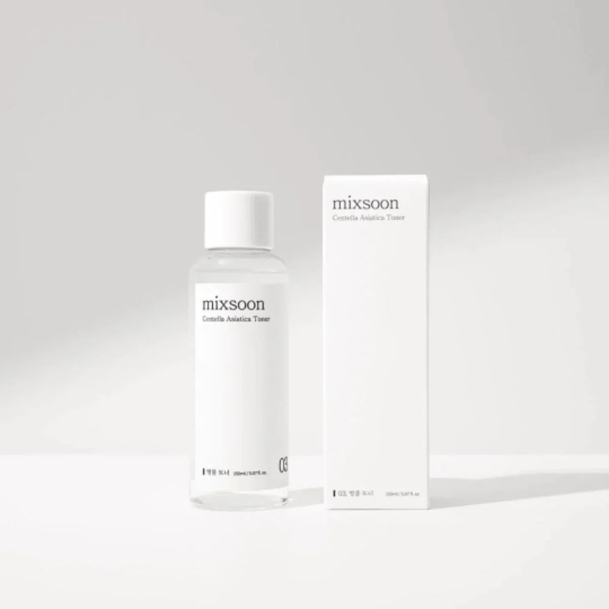 Tónico Mixsoon Centella Asiatica en botella transparente y caja blanca minimalista