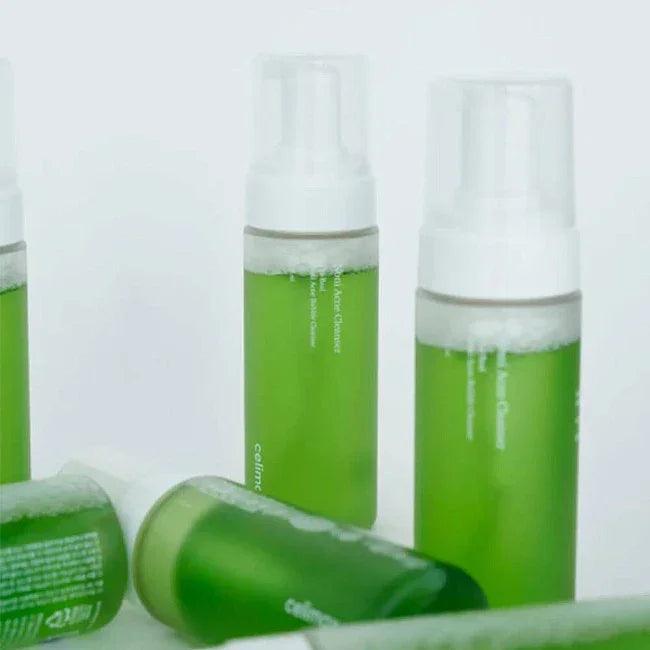 Botellas de espuma limpiadora facial verde con tapas blancas, marca Cellinc
